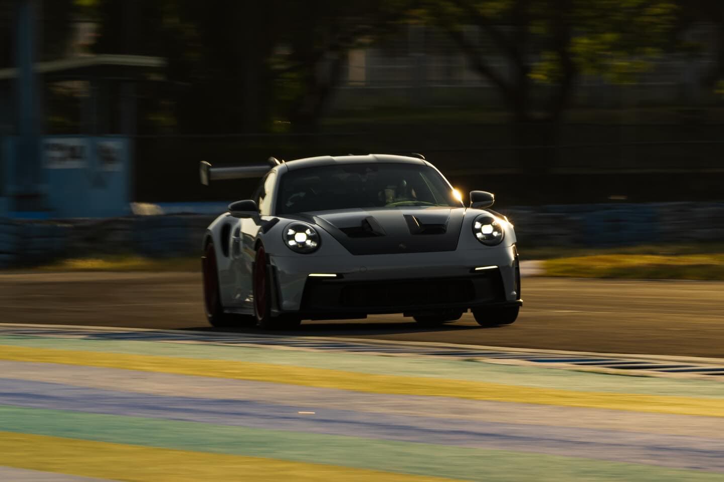 Porsche 911 GT3 on track